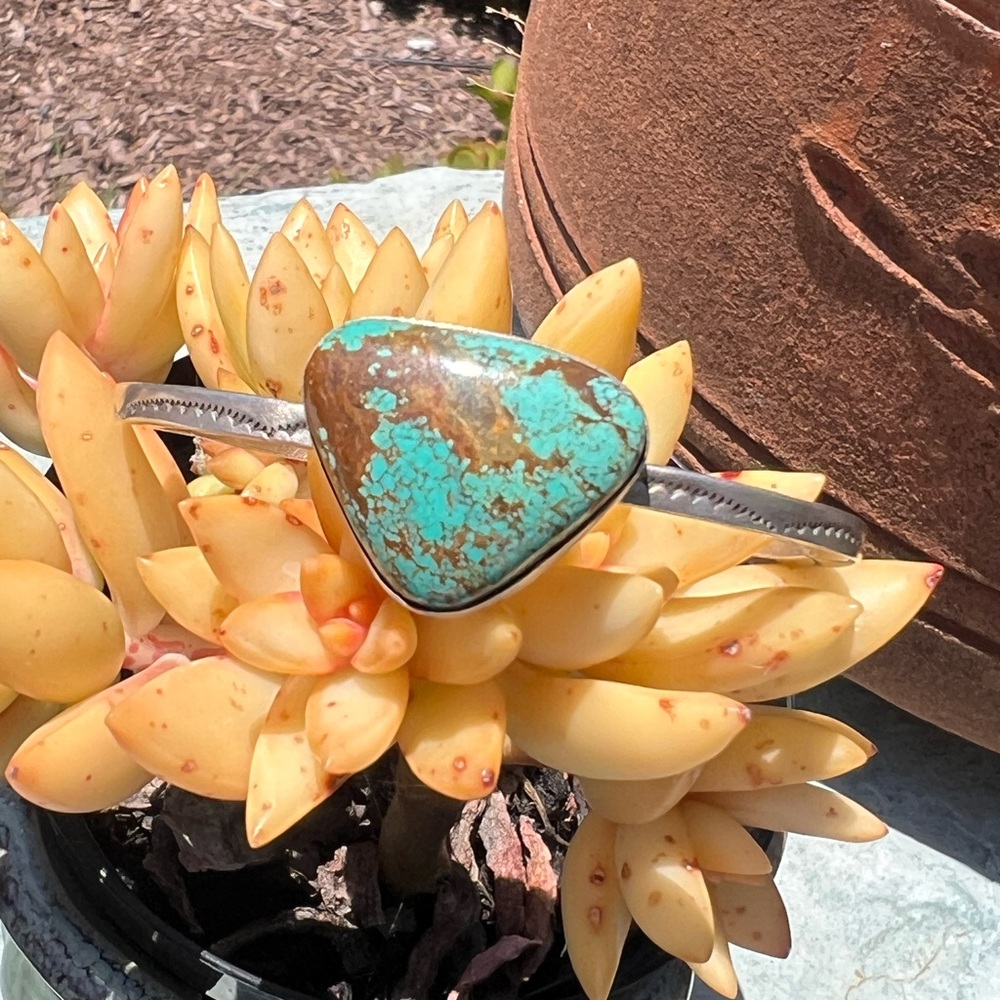 Number 8 cuff